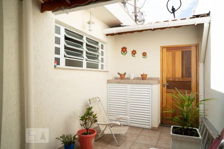 Casa à venda com 154m², 2 quartos e 2 vagas Casa à venda com 154m², 2 quartos e 2 vagasArea externa