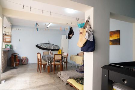 Casa à venda com 154m², 2 quartos e 2 vagas Casa à venda com 154m², 2 quartos e 2 vagasArea externa coberta