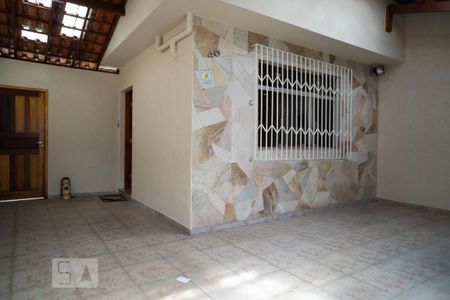 Casa à venda com 154m², 2 quartos e 2 vagas Casa à venda com 154m², 2 quartos e 2 vagasGaragem