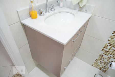 Casa à venda com 154m², 2 quartos e 2 vagas Casa à venda com 154m², 2 quartos e 2 vagasBanheiro