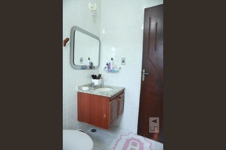 Casa à venda com 150m², 3 quartos e 4 vagasBanheiro da Suíte 2