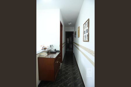 Casa à venda com 150m², 3 quartos e 4 vagasCorredor