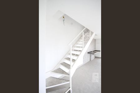 Apartamento à venda com 140m², 2 quartos e 2 vagasEscada