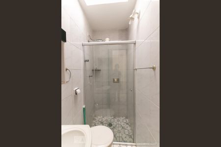 Casa à venda com 250m², 4 quartos e 5 vagasBanheiro da Edicula