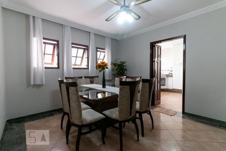 Casa à venda com 250m², 4 quartos e 5 vagasSala de Jantar