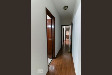 Casa à venda com 250m², 4 quartos e 5 vagasQuarto 1 - Suíte