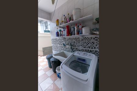 Casa à venda com 250m², 4 quartos e 5 vagasArea de serviço