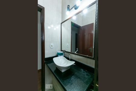 Casa à venda com 250m², 4 quartos e 5 vagasBanheiro da Suíte