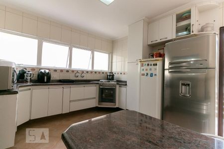 Casa à venda com 250m², 4 quartos e 5 vagasCozinha