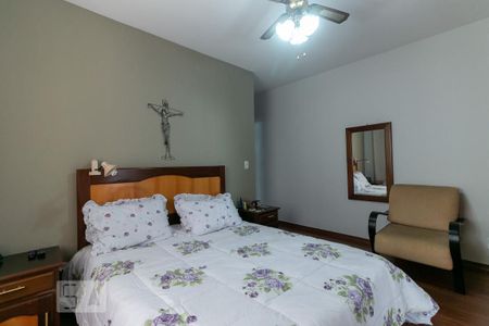 Casa à venda com 250m², 4 quartos e 5 vagasQuarto 1 - Suíte