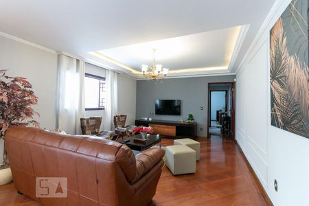 Sala de casa à venda com 4 quartos, 250m² em Chácara Inglesa, São Paulo