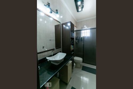 Casa à venda com 250m², 4 quartos e 5 vagasBanheiro da Suíte