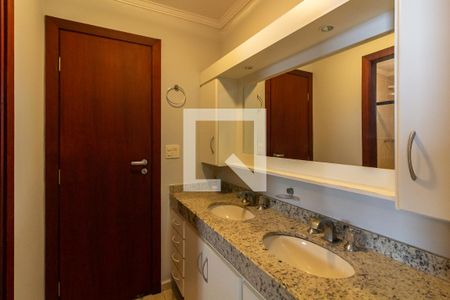 Apartamento para alugar com 246m², 4 quartos e 2 vagasBanheiro das demi-suites