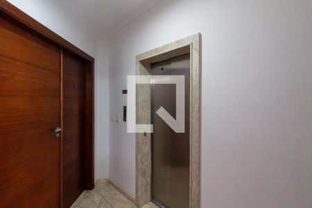 Detalhe da sala/elevador de apartamento para alugar com 4 quartos, 246m² em Tupiry, Praia Grande