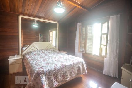 Casa à venda com 352m², 4 quartos e 7 vagasSuíte