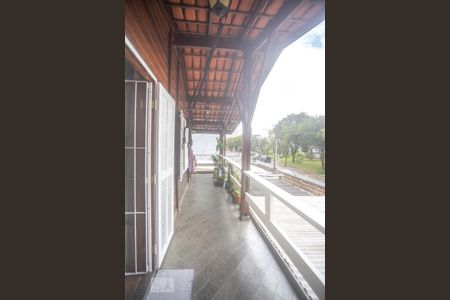 Casa à venda com 352m², 4 quartos e 7 vagasVaranda