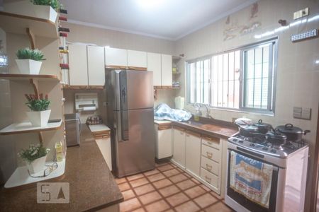 Casa à venda com 352m², 4 quartos e 7 vagasCozinha