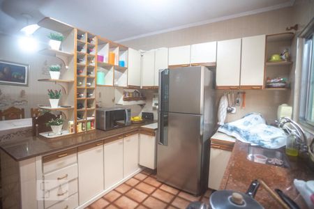 Casa à venda com 352m², 4 quartos e 7 vagasCozinha