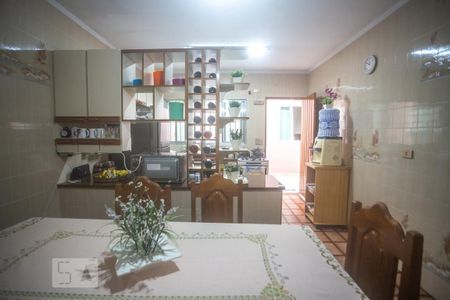 Casa à venda com 352m², 4 quartos e 7 vagasCozinha