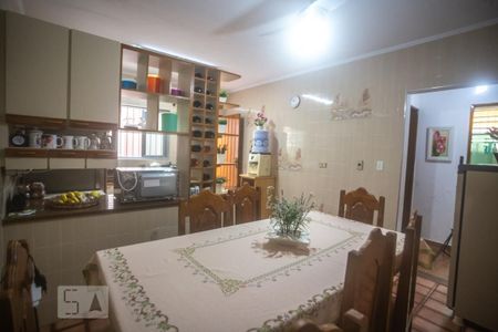 Casa à venda com 352m², 4 quartos e 7 vagasCozinha