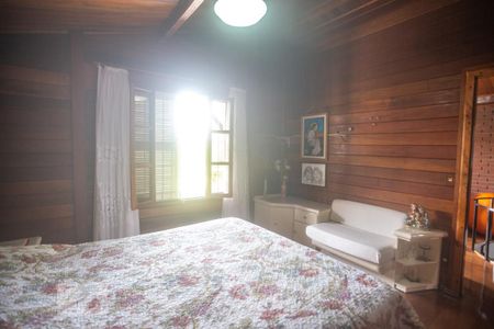 Casa à venda com 352m², 4 quartos e 7 vagasSuíte