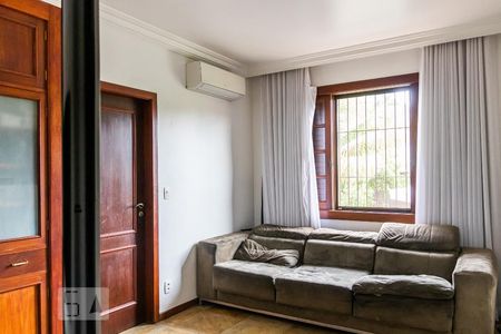 Casa à venda com 850m², 6 quartos e 5 vagas Casa à venda com 850m², 6 quartos e 5 vagasSala 2