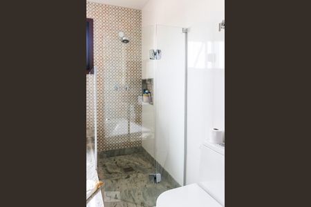 Casa à venda com 850m², 6 quartos e 5 vagas Casa à venda com 850m², 6 quartos e 5 vagasBanheiro da Suíte 1