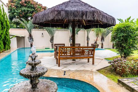 Casa à venda com 850m², 6 quartos e 5 vagas Casa à venda com 850m², 6 quartos e 5 vagasÁrea Externa