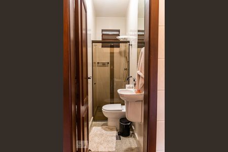 Casa à venda com 850m², 6 quartos e 5 vagas Casa à venda com 850m², 6 quartos e 5 vagasBanheiro