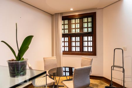 Sala de casa à venda com 6 quartos, 850m² em Pampulha, Belo Horizonte