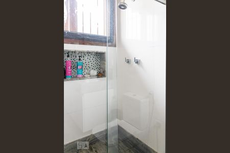 Casa à venda com 850m², 6 quartos e 5 vagas Casa à venda com 850m², 6 quartos e 5 vagasBanheiro da Suíte 2