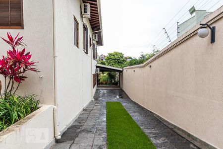 Casa à venda com 850m², 6 quartos e 5 vagas Casa à venda com 850m², 6 quartos e 5 vagasGaragem 1