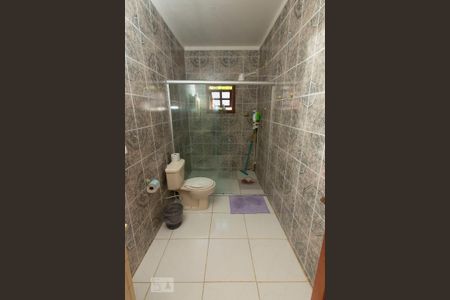 Casa à venda com 300m², 4 quartos e 2 vagas Casa à venda com 300m², 4 quartos e 2 vagasBanheiro 2