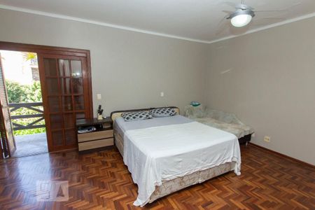 Suíte de casa à venda com 4 quartos, 300m² em Jardim Itu, Porto Alegre