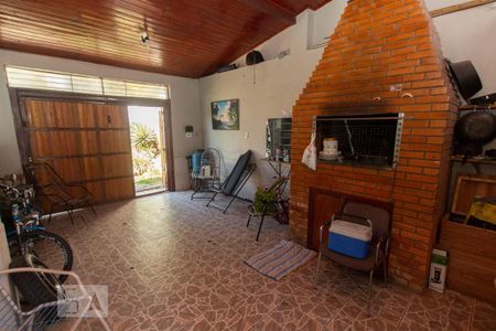 Casa à venda com 300m², 4 quartos e 2 vagas Casa à venda com 300m², 4 quartos e 2 vagasGaragem