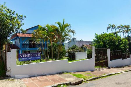 Casa à venda com 300m², 4 quartos e 2 vagas Casa à venda com 300m², 4 quartos e 2 vagasFachada