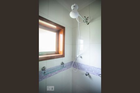 Casa à venda com 310m², 4 quartos e 4 vagasBanheiro Suíte - Chuveiro