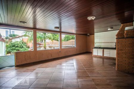 Casa à venda com 310m², 4 quartos e 4 vagasChurrasqueira