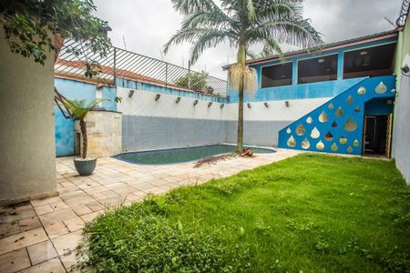 Casa à venda com 310m², 4 quartos e 4 vagasQuintal - Piscina