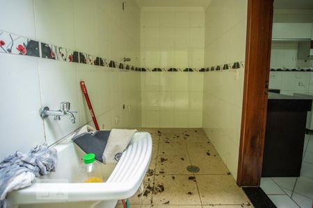 Casa à venda com 310m², 4 quartos e 4 vagasÁrea de Serviço - Torneira