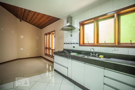 Casa à venda com 310m², 4 quartos e 4 vagasCozinha