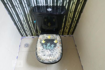 Casa à venda com 240m², 3 quartos e 1 vagaBanheiro 1