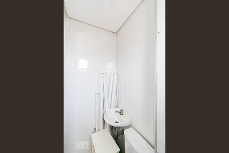 Apartamento à venda com 80m², 3 quartos e 2 vagas Apartamento à venda com 80m², 3 quartos e 2 vagasBanheiro de Serviço