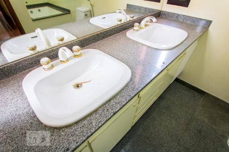 Apartamento à venda com 150m², 3 quartos e 2 vagas Apartamento à venda com 150m², 3 quartos e 2 vagasBanheiro do quarto 1