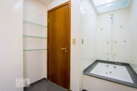 Apartamento à venda com 150m², 3 quartos e 2 vagas Apartamento à venda com 150m², 3 quartos e 2 vagasBanheiro social