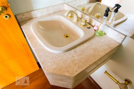 Apartamento à venda com 150m², 3 quartos e 2 vagas Apartamento à venda com 150m², 3 quartos e 2 vagasLavabo