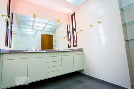 Apartamento à venda com 150m², 3 quartos e 2 vagas Apartamento à venda com 150m², 3 quartos e 2 vagasBanheiro social