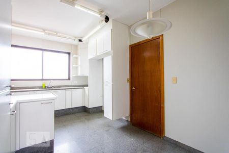 Apartamento à venda com 150m², 3 quartos e 2 vagas Apartamento à venda com 150m², 3 quartos e 2 vagasCozinha