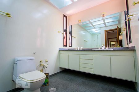 Apartamento à venda com 150m², 3 quartos e 2 vagas Apartamento à venda com 150m², 3 quartos e 2 vagasBanheiro social