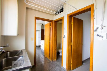 Apartamento à venda com 150m², 3 quartos e 2 vagas Apartamento à venda com 150m², 3 quartos e 2 vagasÁrea de serviço